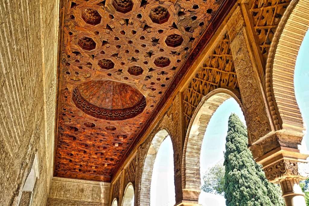 alhambra, ceiling, arches-1437189.jpg