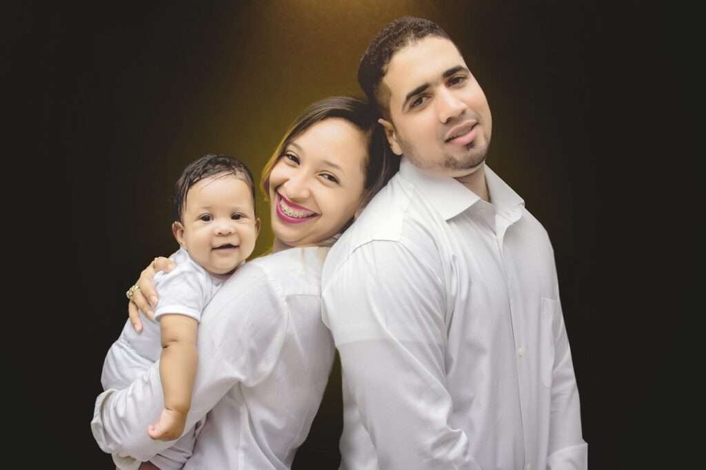 happy family, family, women-1434704.jpg